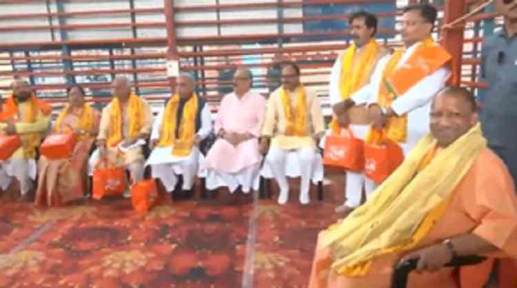 Yogi chairs cabinet meeting in Ayodhya
