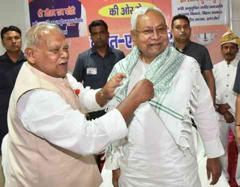 Nitish Kumar hits out at Jitan Ram Manjhi in Bihar Assembly