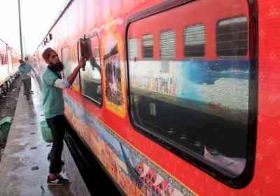 Railways operating 1,700 spl trains to handle festive rush