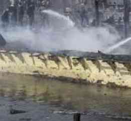 3 houseboats gutted in Srinagar's Dal Lake