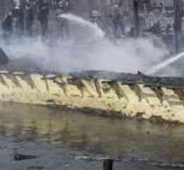 3 houseboats gutted in Srinagar's Dal Lake