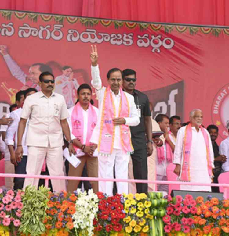 KCR predicts coalition govt at Centre 