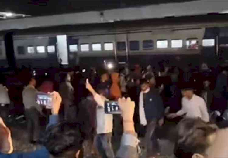 Punjab: Passengers vandalise Sirhind Rly station over cancellation of Bihar-bound special train