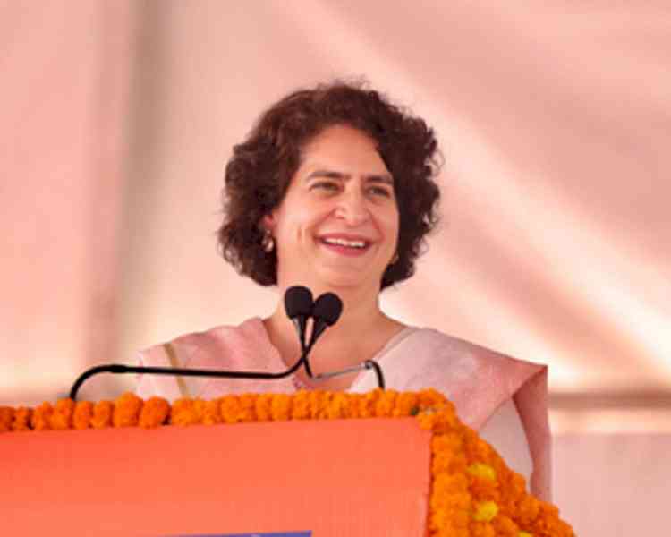 EC issues notice to Priyanka over remarks on PM Modi