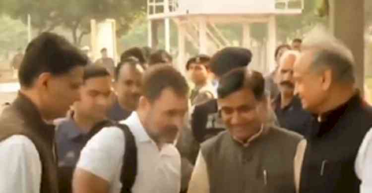 'We are together, Cong will sweep election', says Rahul in Jaipur with Gehlot & Pilot by his side