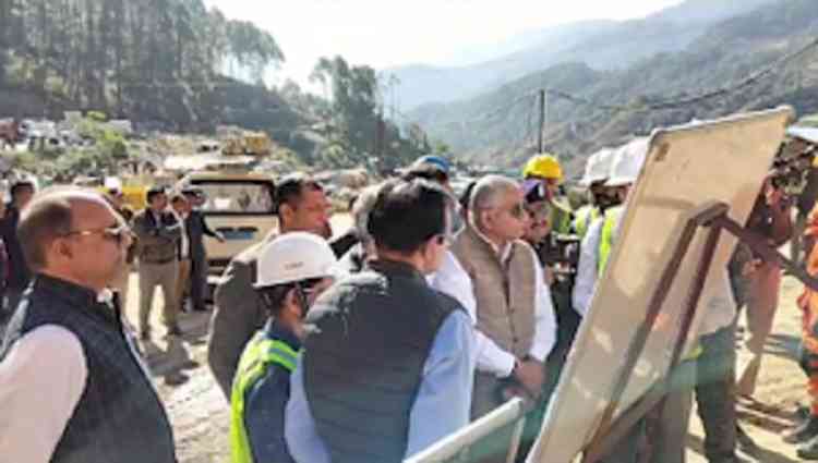 Tunnel collapse: Augur drilling machine gets to work, Union minister V.K. Singh takes stock