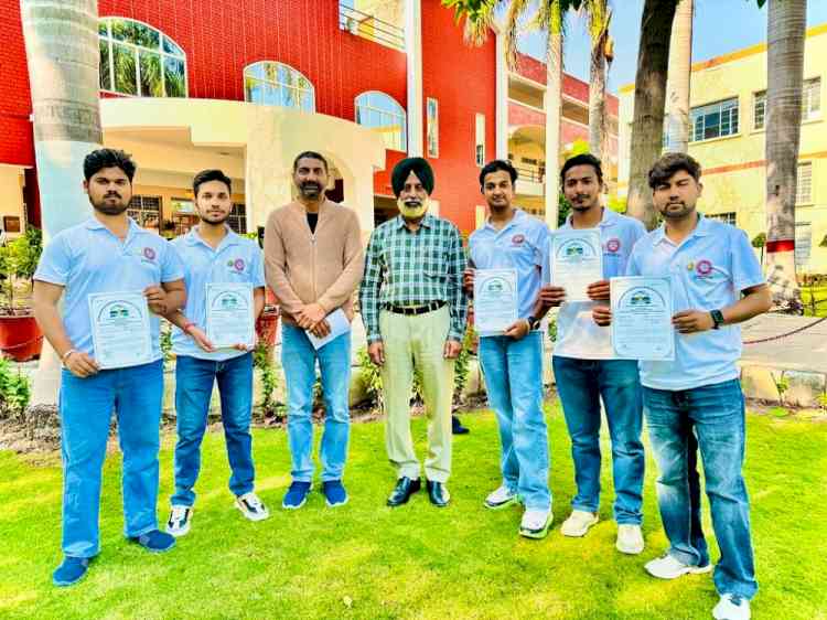Lyallpur Khalsa College NSS Volunteers attended Adventure Program at Manali