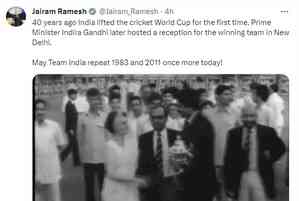 Cong shares 1983, 2011 WC winning teams' reception by Indira Gandhi, Manmohan Singh