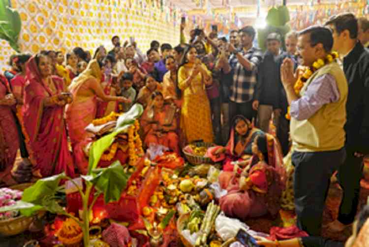 Kejriwal visits ghats on Chhath Puja in Delhi