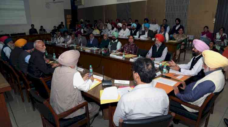 Pull your socks up and work harder to stop wheat-paddy stubble fires: PAU to Scientists