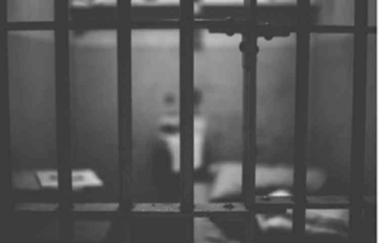 Murder convict serving lifer flees from Maha jail, manhunt launched