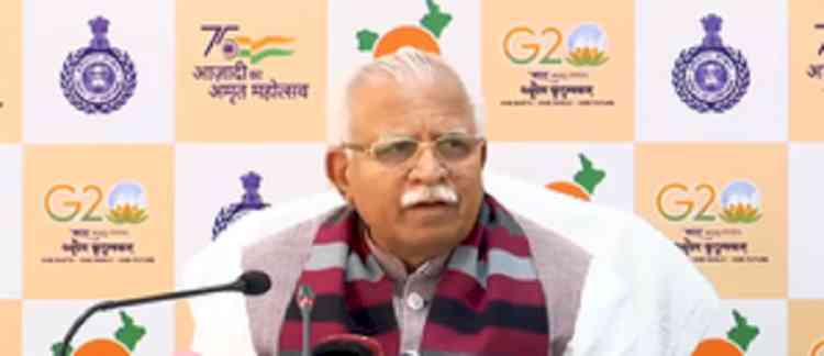 Haryana CM gives Rs 38 lakh to next of kin of hooch victims