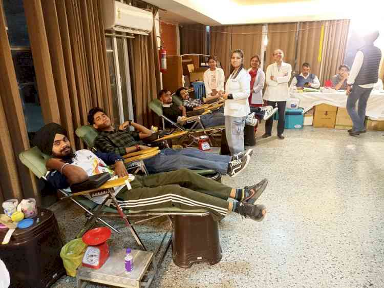 Blood Donation Camp organised by Students’ Central Association of DES-MDRC 