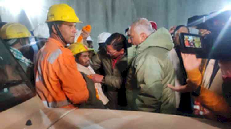 Rescuers reach trapped labourers in Uttarakhand tunnel, extricate 5