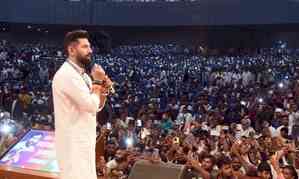 RLJP MP shares stage with Chirag Paswan in Patna