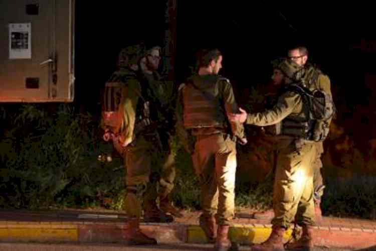 Hezbollah fires rockets towards Israel 