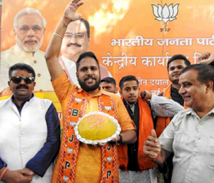 'Modi hai toh mumkin hai' chants reverberate at party headquarters as BJP takes handsome lead in 3 states