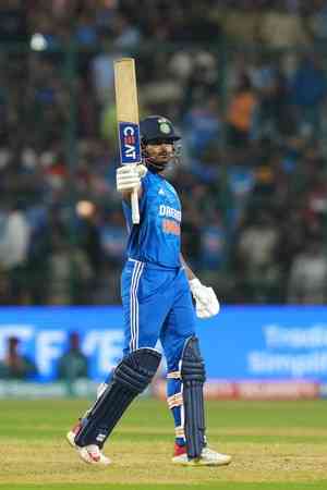5th T20I: Shreyas Iyer's fifty helps India reach 160/8 against Australia