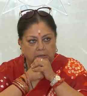 Amid suspense over CM face, around 50 BJP MLAs meet Vasundhara Raje