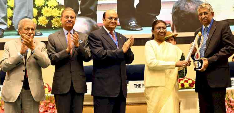 Renowned Diabetologist Dr. V. Mohan receives prestigious Lakshmipat Singhania Award from President Droupadi Murmu