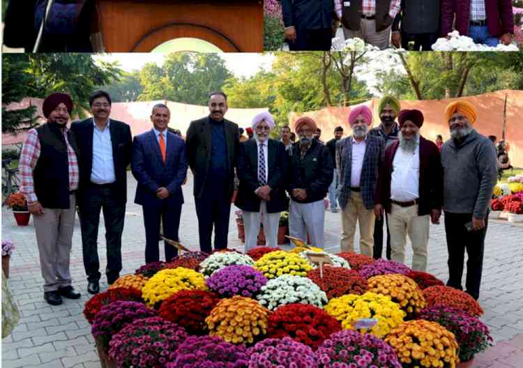 Chrysanthemum Show concludes at PAU, gets breath-taking response