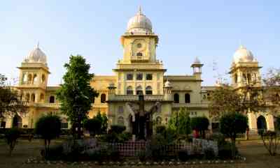 Lucknow University unfurls 103-ft tall Tricolour