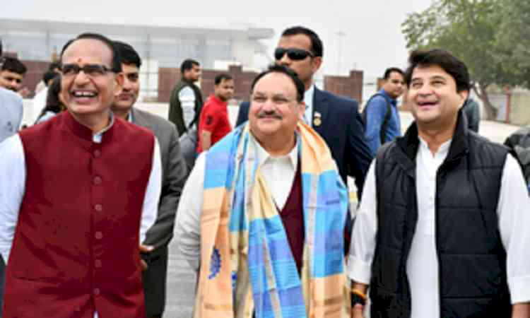 Amid suspense on new CMs, Scindia meets Nadda