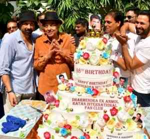 Dharmendra celebrates 88th birthday with fans, cuts 7-tier cake