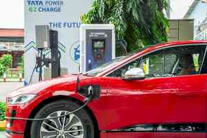 Bharat Petroleum, Tatas sign pact to set up 7K charging points for EVs