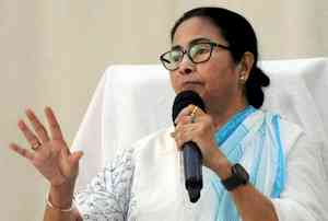 Sought time from PM between Dec 18-20 to discuss 'pending' funds: Mamata 