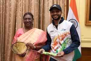 Pramod Bhagat, Sukant Kadam meet President Droupadi Murmu