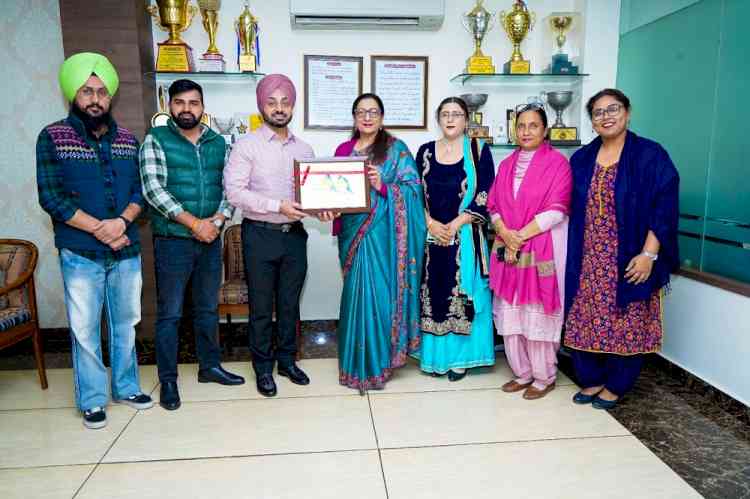 Renowned Punjabi Singer Jassi Sohal captivates students at KMV Campus