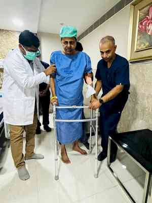 KCR starts mobilisation after hip replacement 