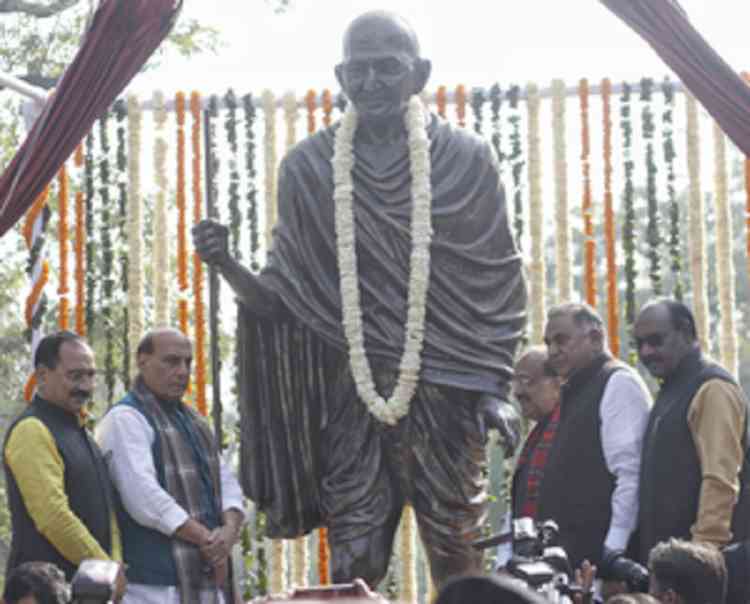 'PM Modi's decisions reflect Mahatma Gandhi's ideas', Rajnath unveils life-size statue