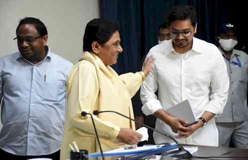 BSP cadres confused over Akash being named heir apparent