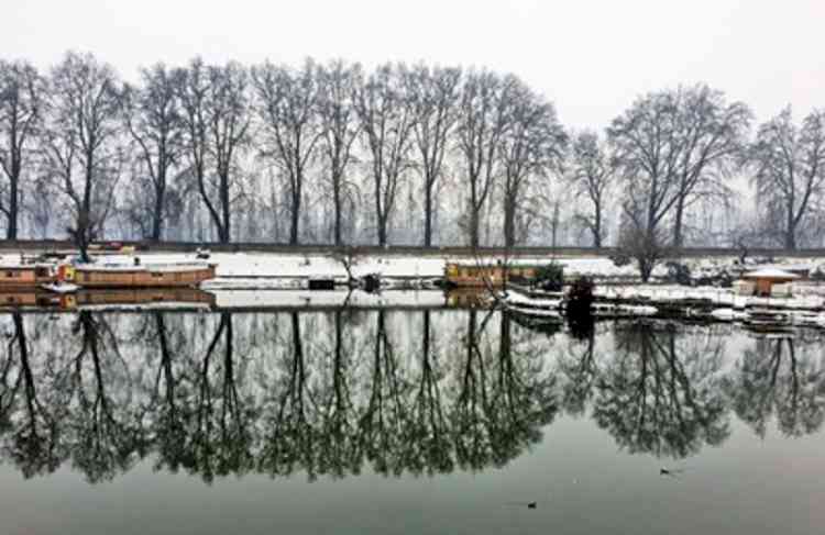 Minimum temperature remains below freezing point in Kashmir