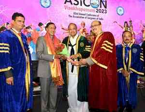 Surgeons Raghu Ram, Pattabhiramaiah get ASI lifetime achievement awards