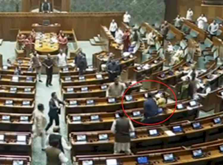 LS adjourned till 3 p.m amid uproar, 5 Congress MPs suspended for remainder of Session (Ld)