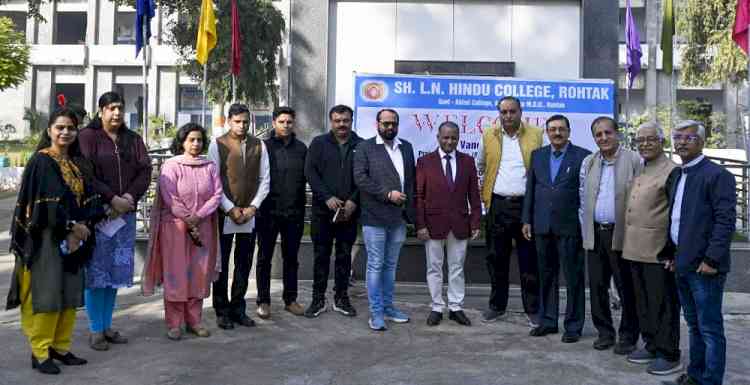 राष्ट्रीय उच्चतर शिक्षा आयोग द्वारा हिंदू कॉलेज का निरीक्षण किया गया