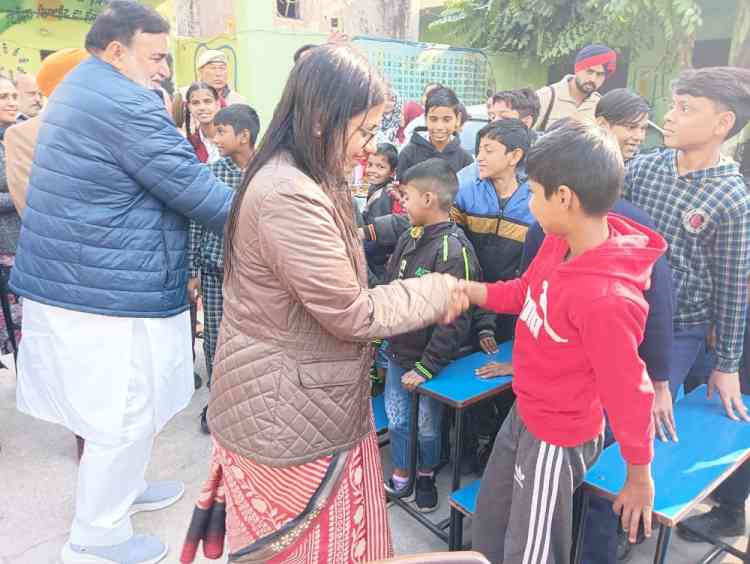 MLA and DC interact with parents during Mega PTM at Islamia School 