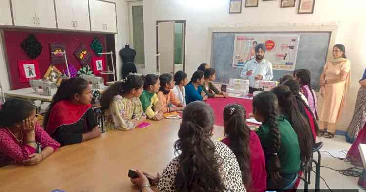 Workshop on 'Memory Craft Usha Machine'