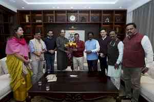 After Mamata, Uddhav Thackeray meets Kejriwal ahead of INDIA bloc meeting