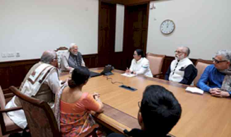 Mamata meets PM Modi, urges release of pending state funds