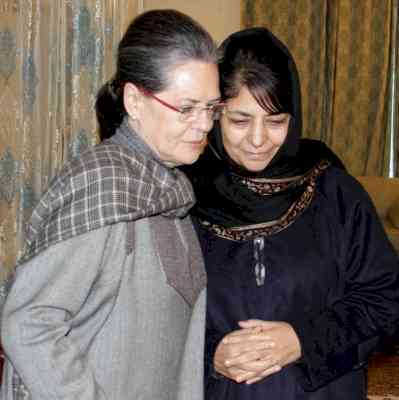A day after INDIA bloc meeting, Mehbooba Mufti meets Sonia Gandhi