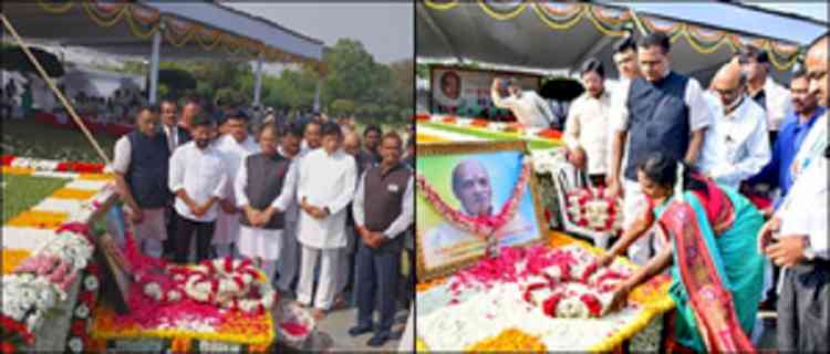 Telangana Guv, CM pay tributes to ex-PM Narasimha Rao