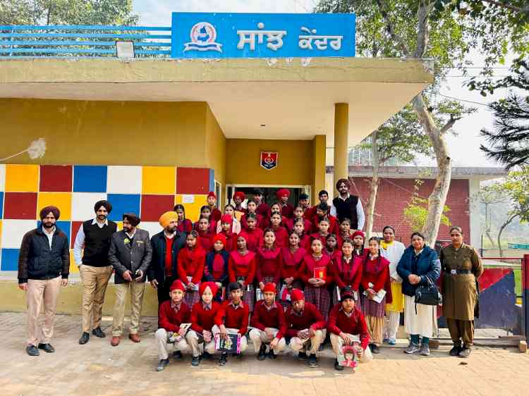 Malerkotla Police hosts school students to give insight into police functioning