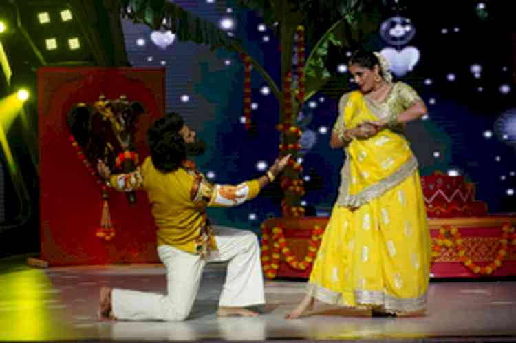 Karuna Pandey grooves on ‘Hum Tere Deewane Hai’ with Archana Puran Singh