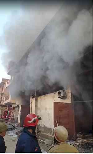 Fire breaks out in Delhi godown