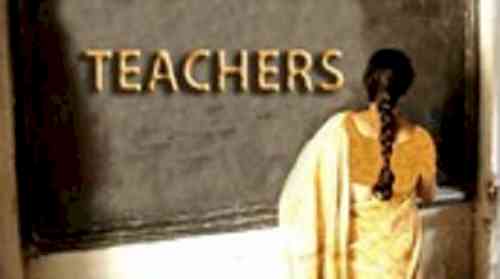 4 lakh contractual teachers in Bihar granted state employee status