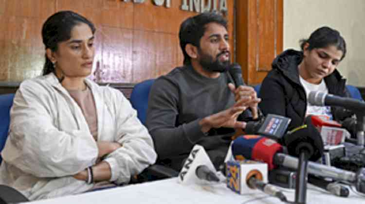 Vinesh Phogat to return her Khel Ratna, Arjuna Award over WFI elections row